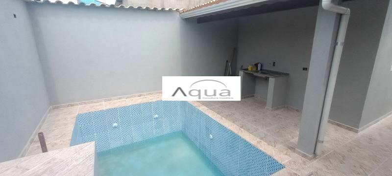 Casa à venda com 2 quartos, 140m² - Foto 1