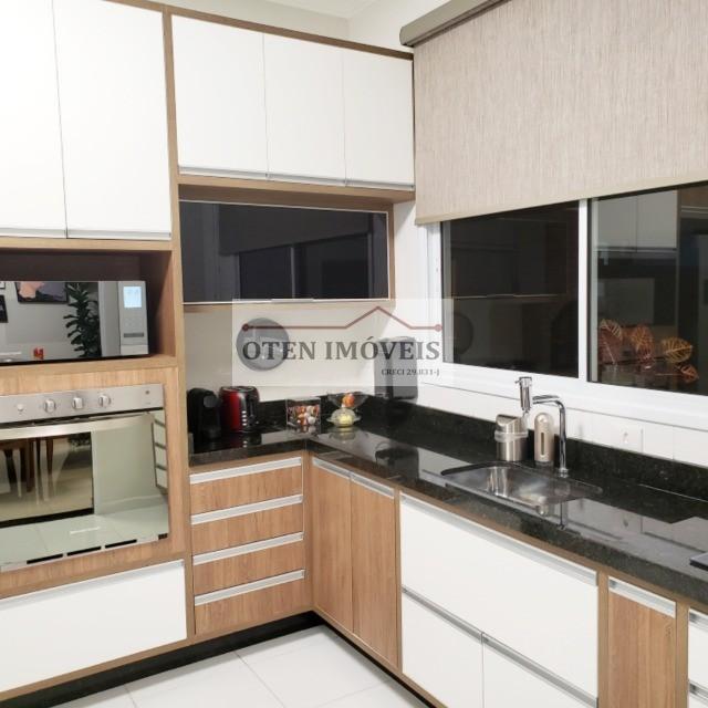 Casa de Condomínio à venda com 3 quartos, 260m² - Foto 4