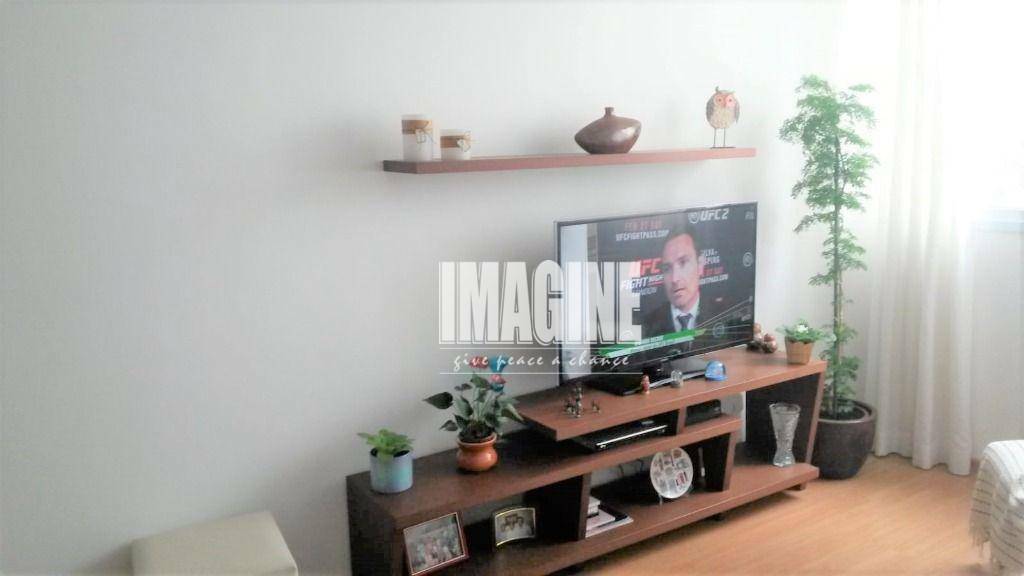 Apartamento à venda com 2 quartos, 74m² - Foto 2