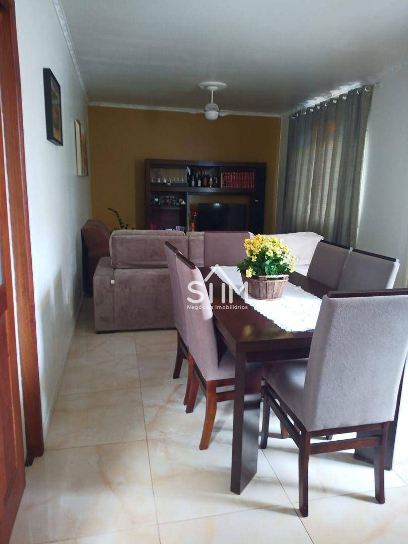 Casa à venda com 3 quartos, 208m² - Foto 2