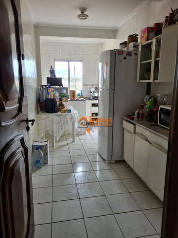 Apartamento à venda com 2 quartos, 70m² - Foto 2