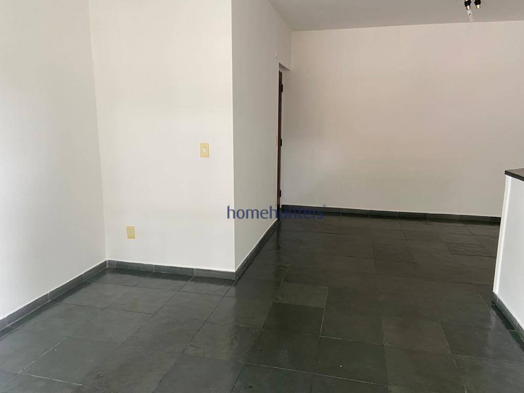 Apartamento para alugar com 1 quarto, 62m² - Foto 2