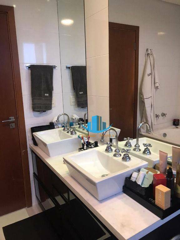 Apartamento à venda com 3 quartos, 204m² - Foto 23