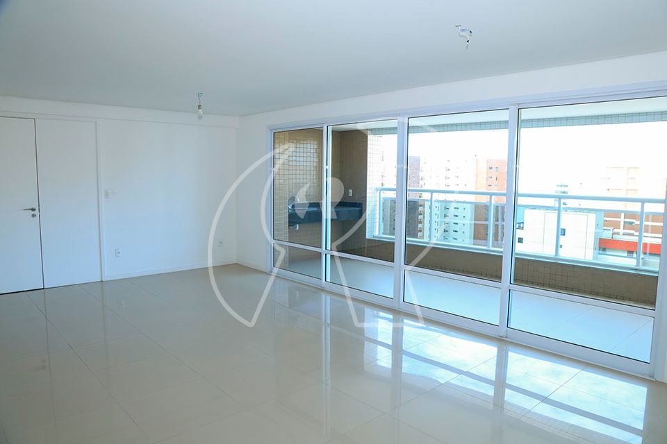 Apartamento à venda com 4 quartos, 229m² - Foto 2