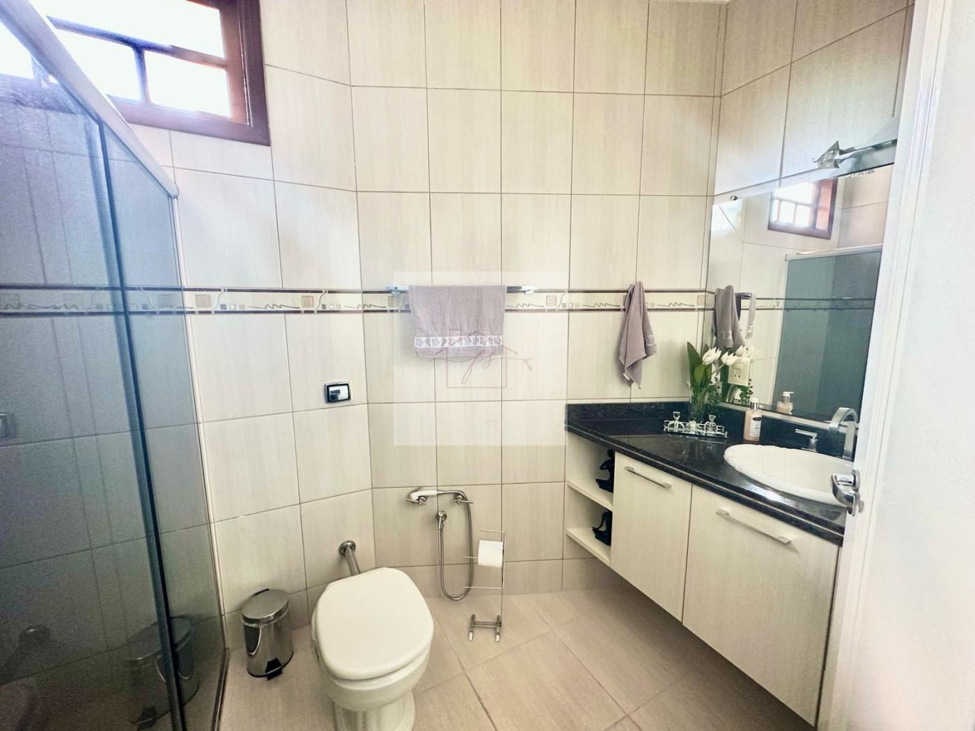 Casa à venda com 3 quartos, 300m² - Foto 18