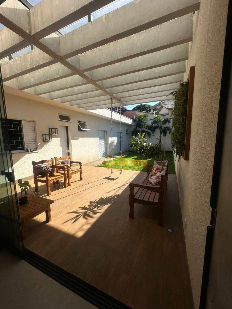 Casa à venda com 3 quartos, 205m² - Foto 22