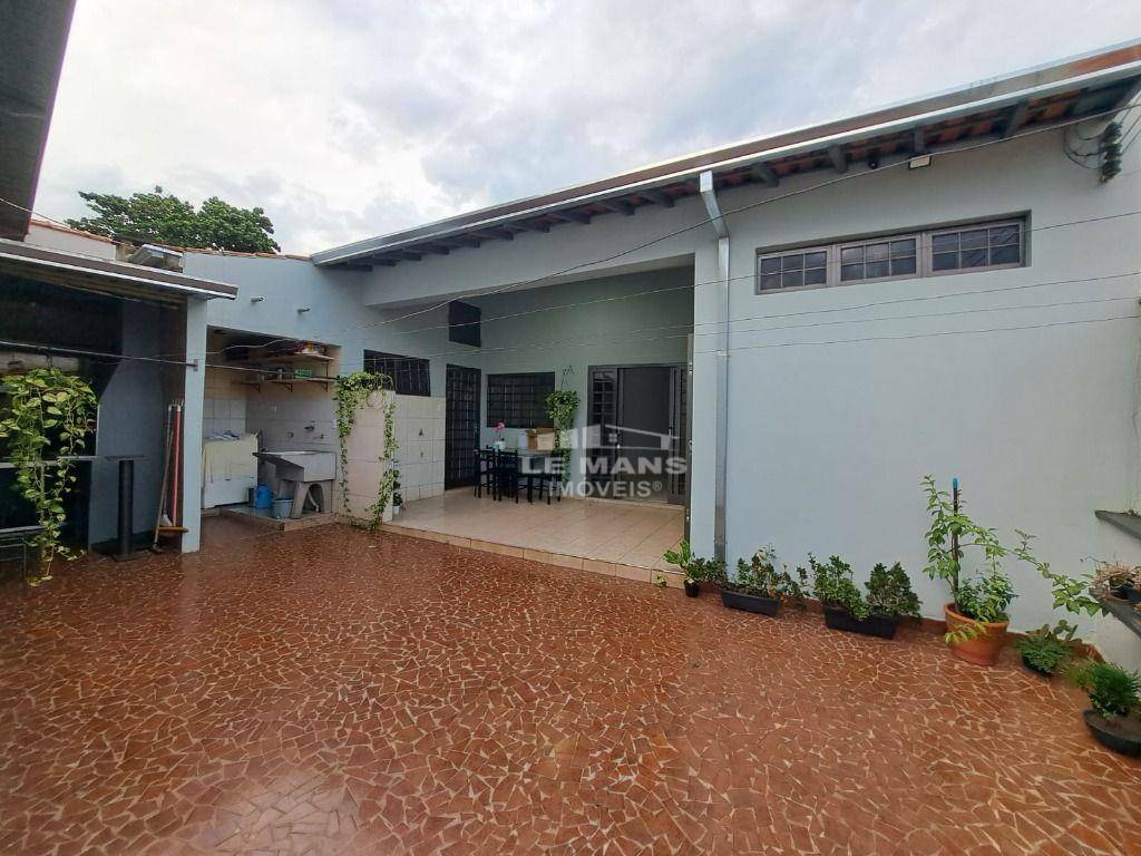 Casa à venda com 4 quartos, 250m² - Foto 14