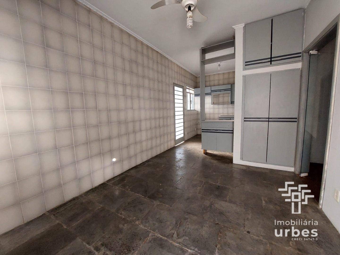 Casa para alugar com 4 quartos, 164m² - Foto 4