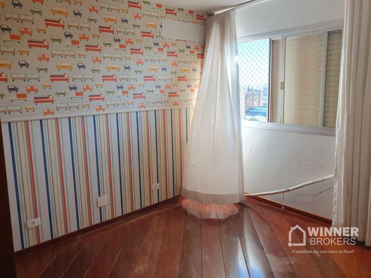 Apartamento à venda com 4 quartos, 218m² - Foto 6