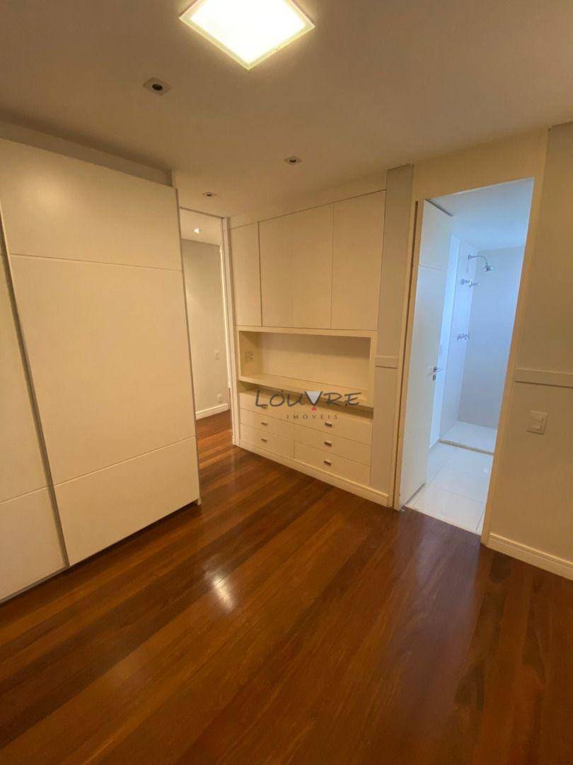 Apartamento à venda com 3 quartos, 192m² - Foto 18