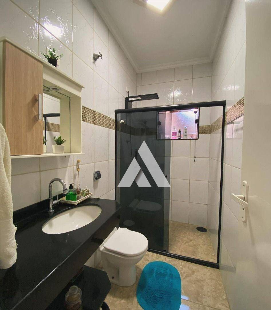 Casa à venda com 4 quartos, 210m² - Foto 3