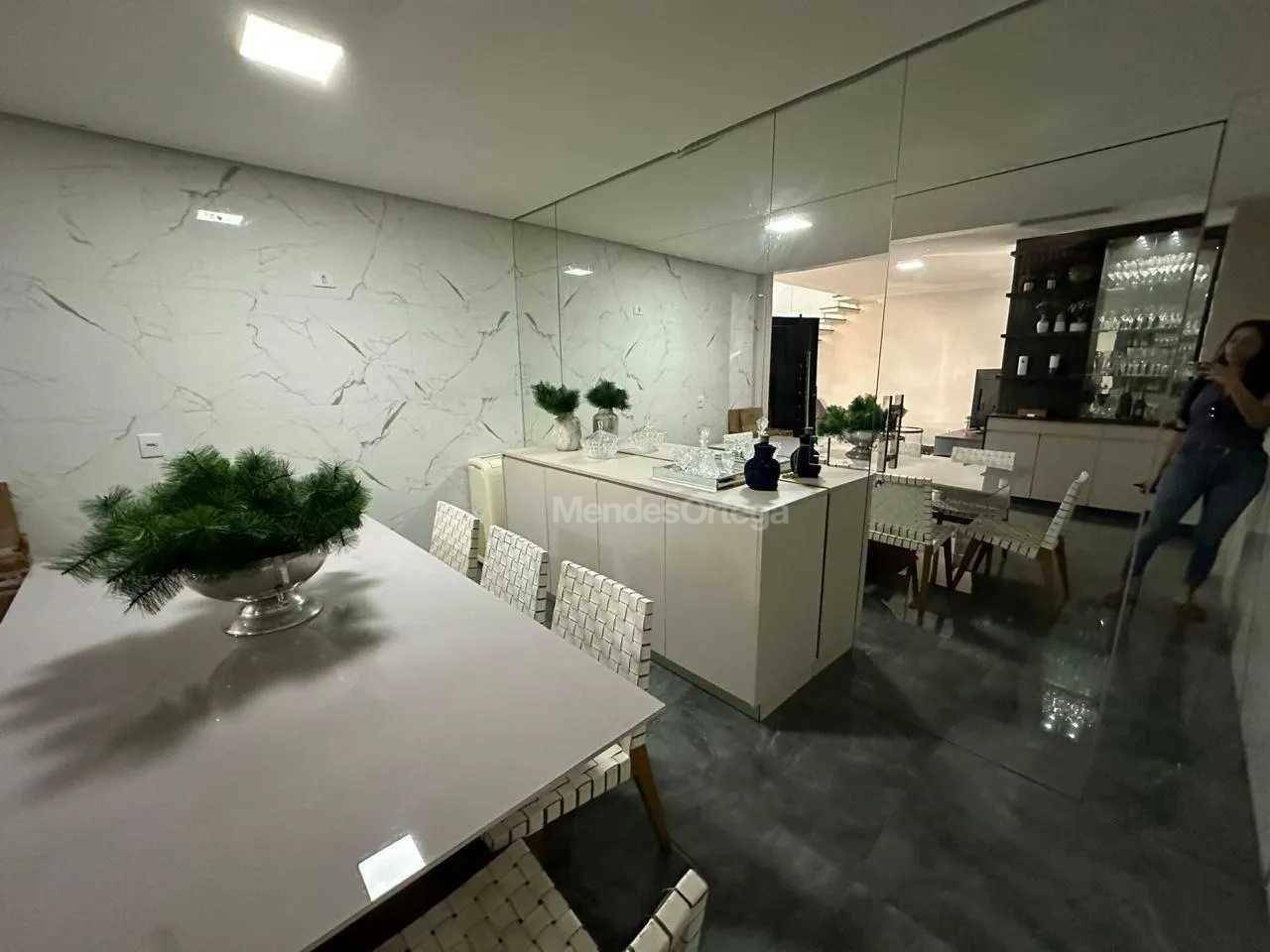 Casa à venda e aluguel com 3 quartos, 310m² - Foto 3