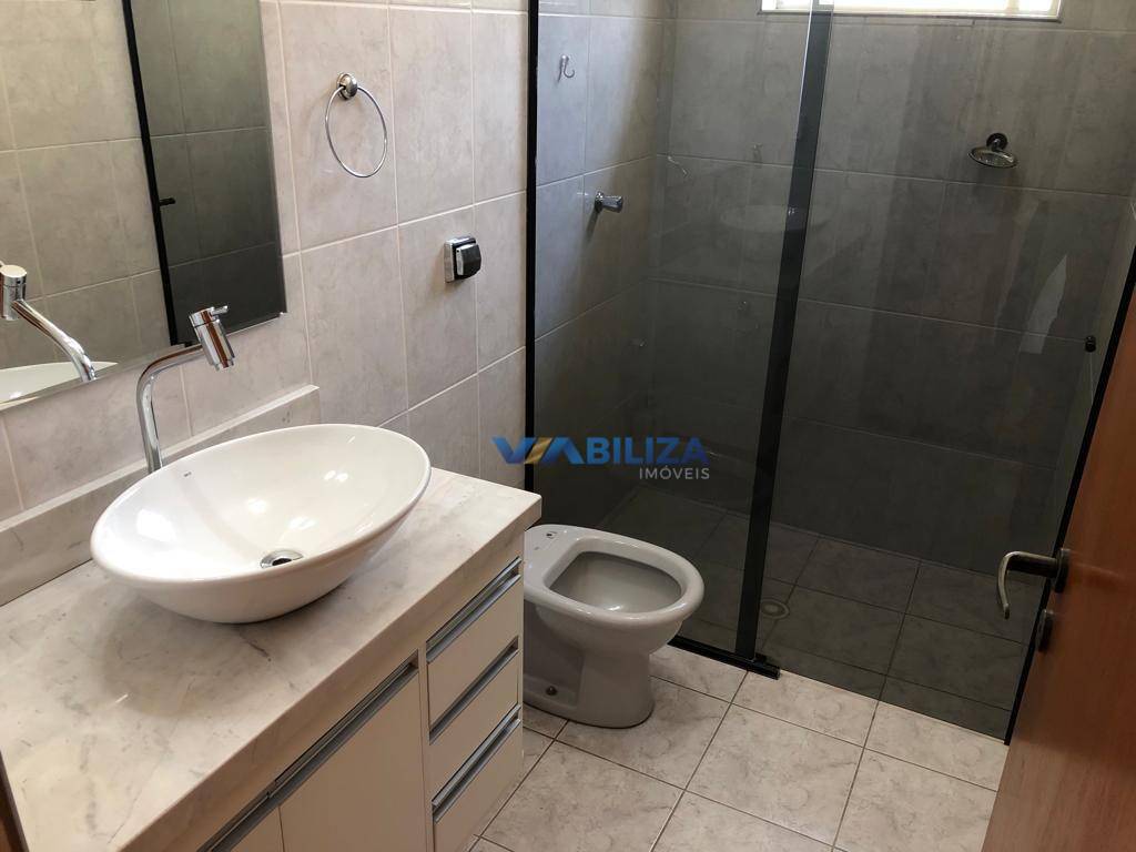 Casa à venda com 2 quartos, 140m² - Foto 4