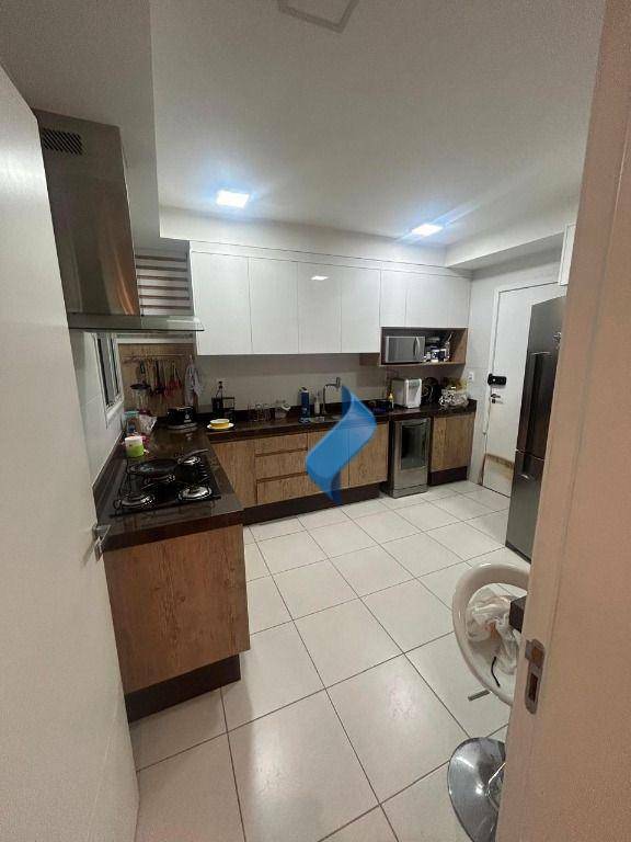 Apartamento à venda com 3 quartos, 140m² - Foto 19