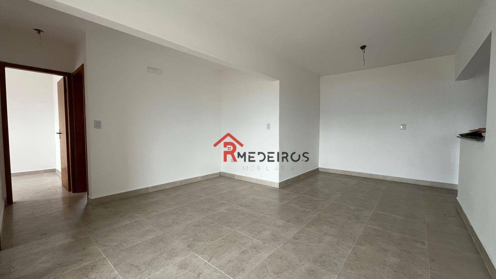 Apartamento à venda com 2 quartos, 69m² - Foto 3