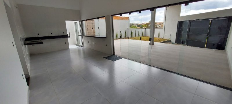 Casa à venda com 3 quartos, 180m² - Foto 10