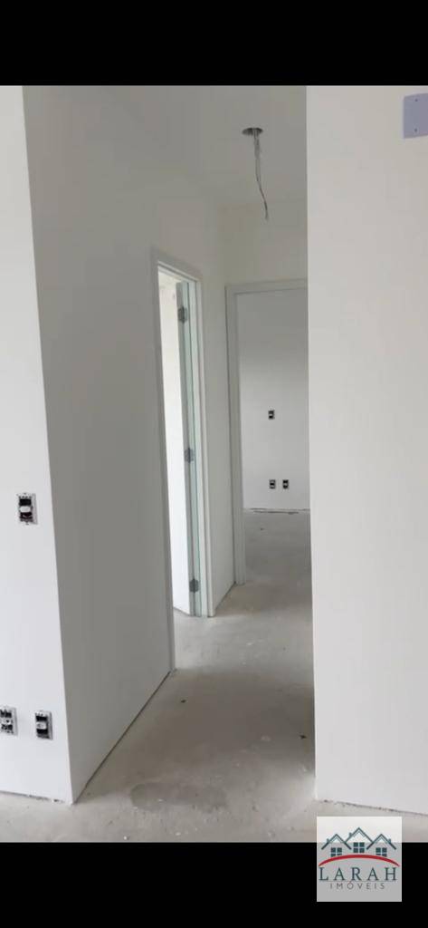 Apartamento à venda com 2 quartos, 61m² - Foto 1