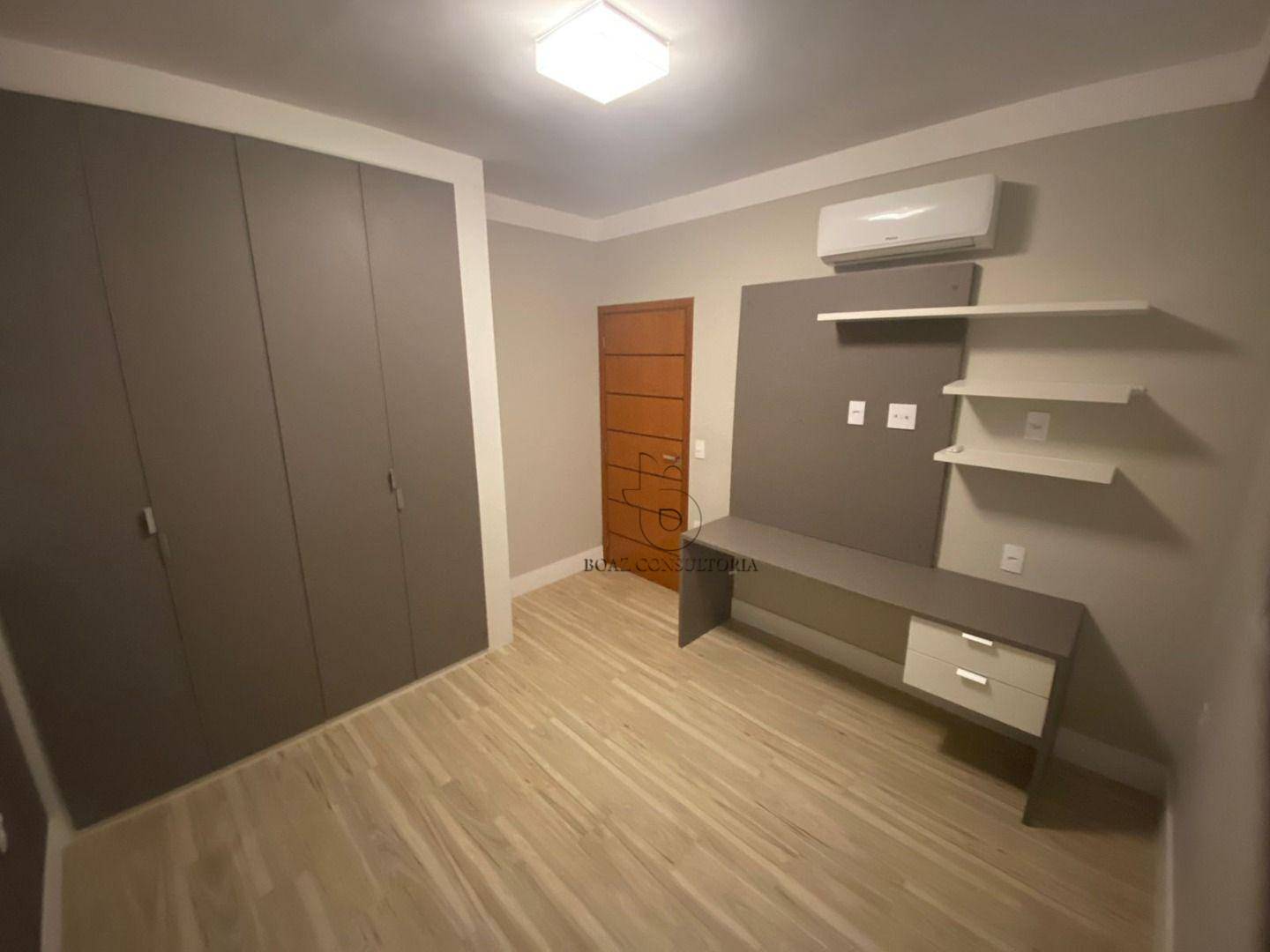 Casa de Condomínio para alugar com 4 quartos, 250m² - Foto 4