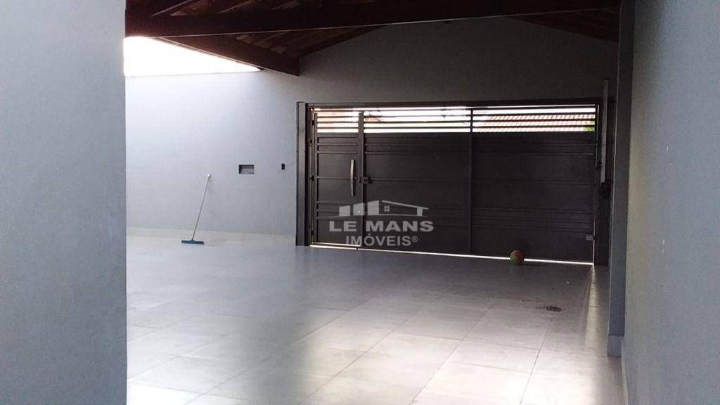 Casa à venda com 3 quartos, 173m² - Foto 2