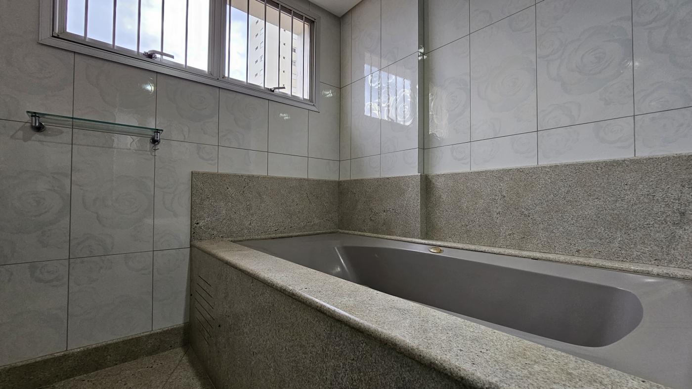 Apartamento à venda com 3 quartos, 258m² - Foto 19