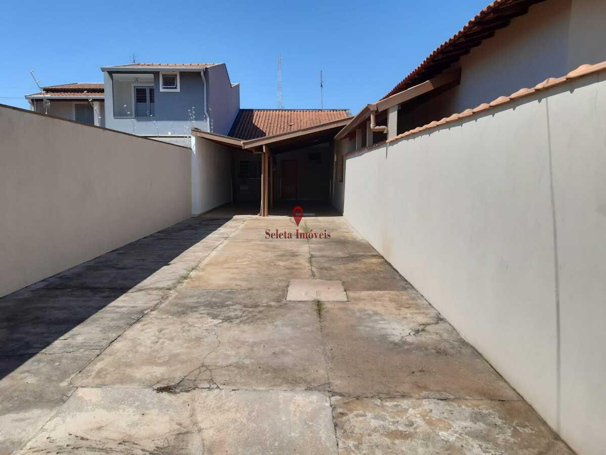 Casa à venda com 3 quartos, 300m² - Foto 1