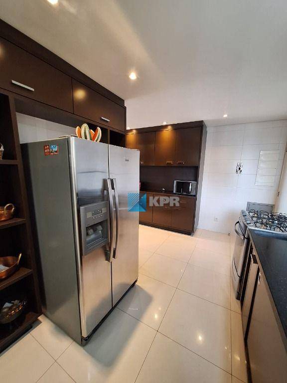 Apartamento à venda com 3 quartos, 194m² - Foto 25