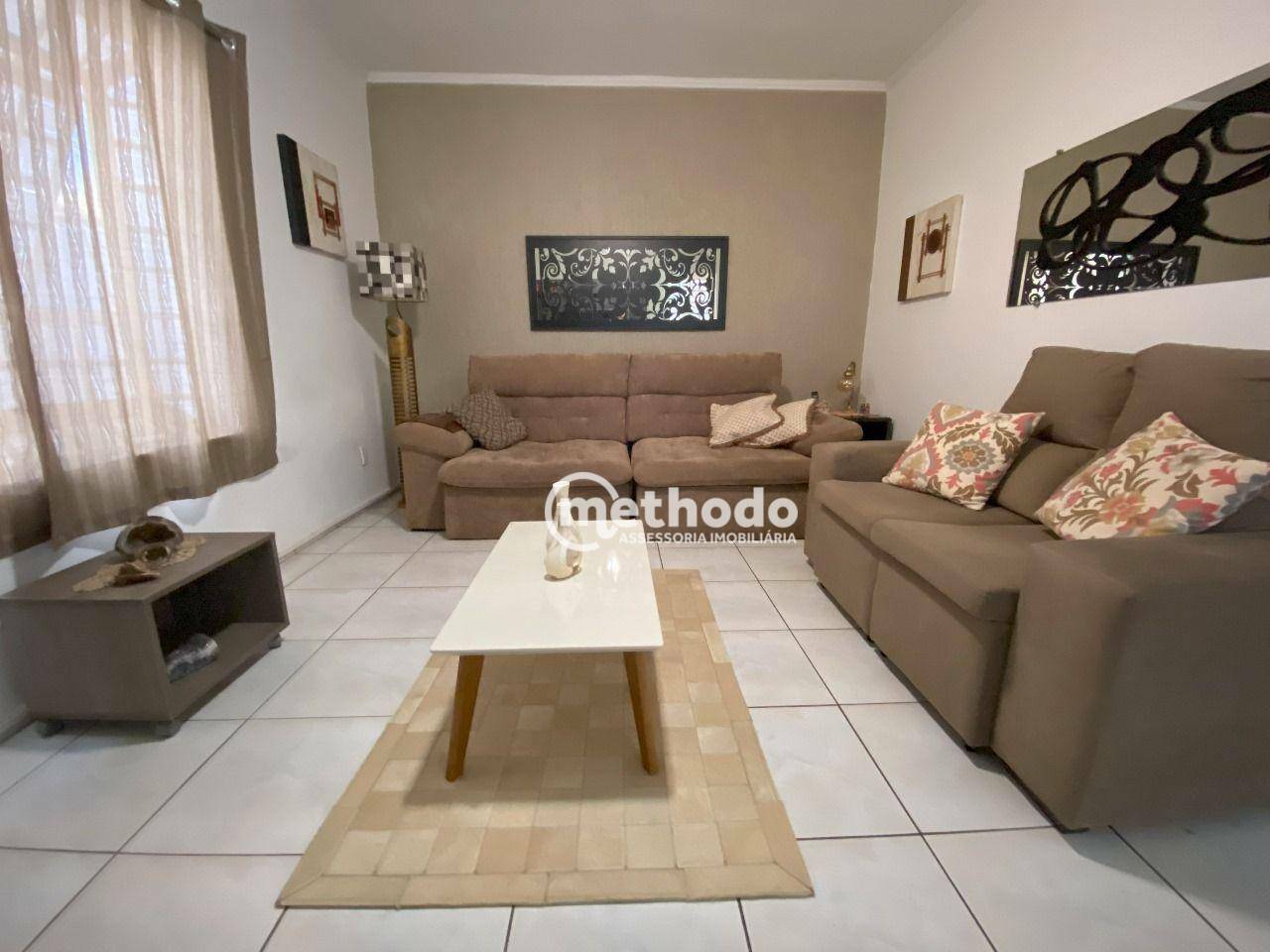 Casa à venda com 3 quartos, 135m² - Foto 2