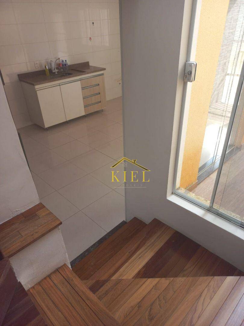 Casa de Condomínio à venda com 3 quartos, 270m² - Foto 29