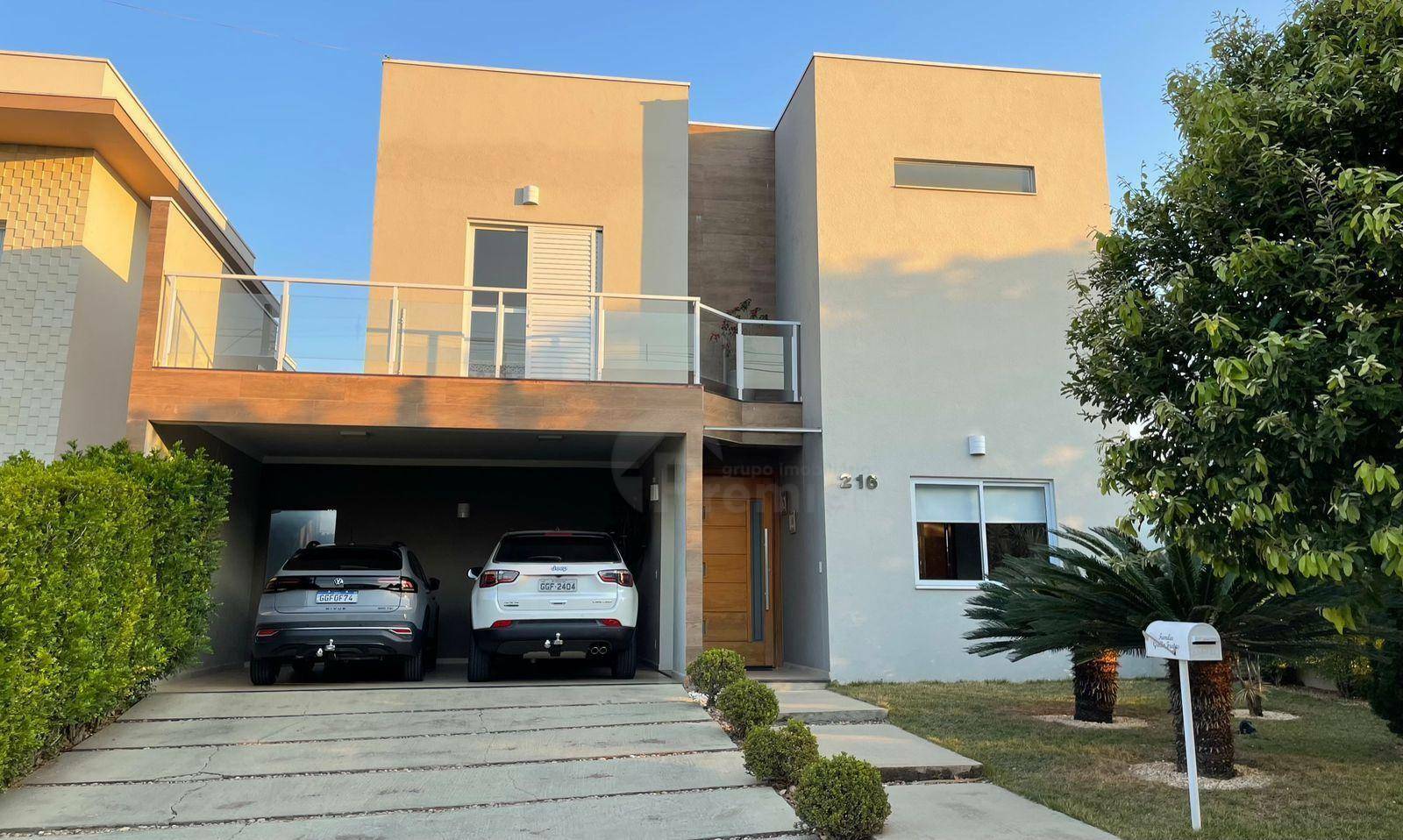 Casa de Condomínio à venda com 4 quartos, 271m² - Foto 1