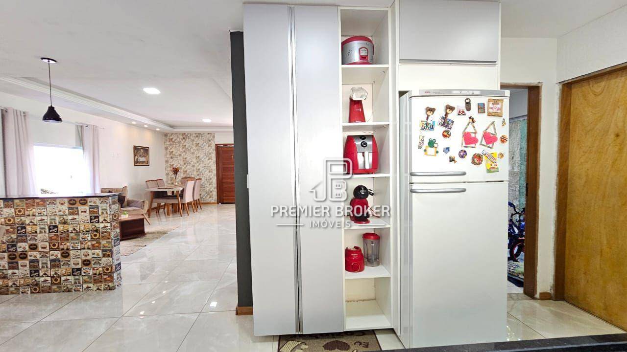 Casa de Condomínio para alugar com 3 quartos, 180m² - Foto 11