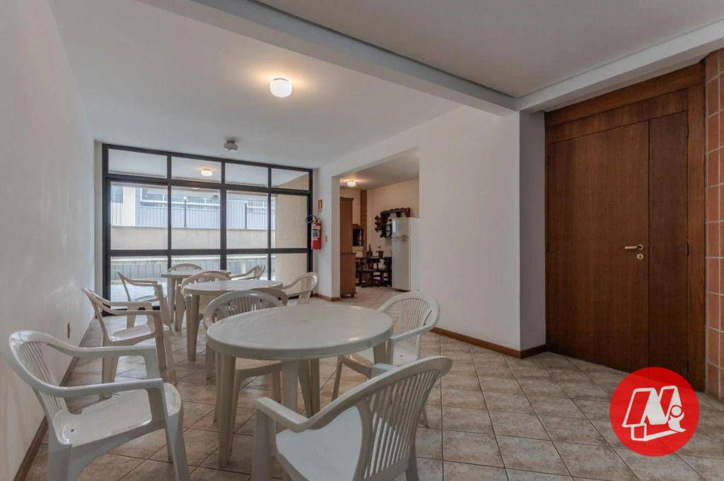Apartamento para alugar com 3 quartos, 206m² - Foto 32