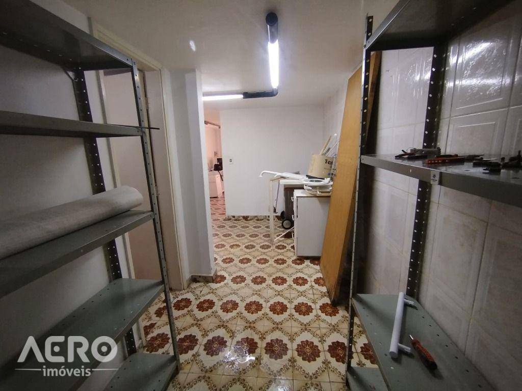 Casa para alugar com 3 quartos, 210m² - Foto 27