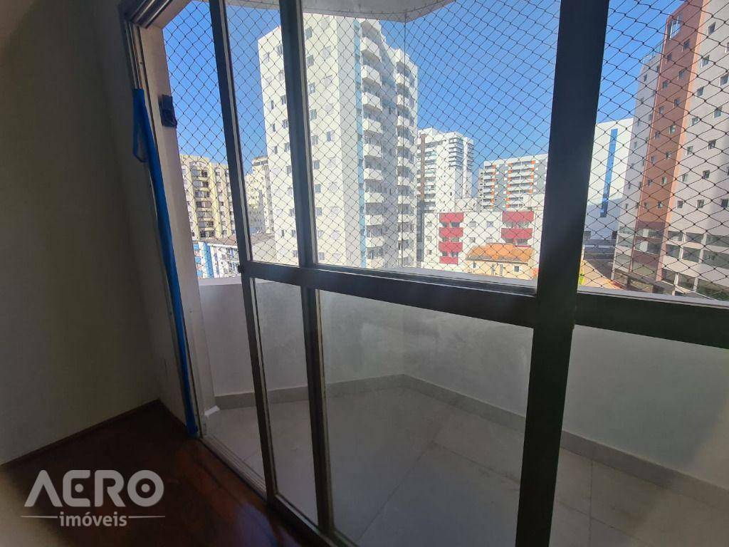 Apartamento à venda com 3 quartos, 82m² - Foto 11