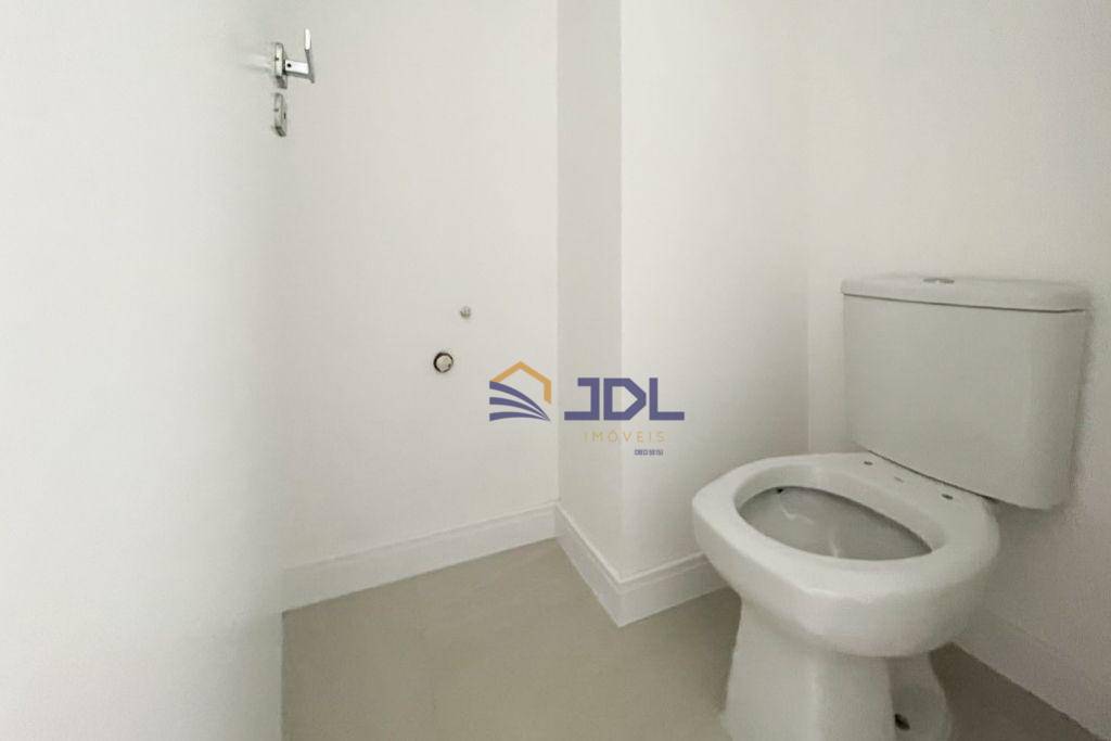 Apartamento à venda com 3 quartos, 121m² - Foto 3