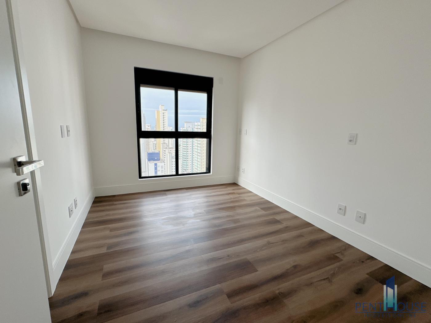 Apartamento à venda com 4 quartos, 152m² - Foto 9