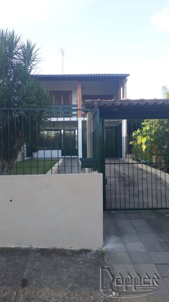 Casa à venda com 3 quartos, 230m² - Foto 1