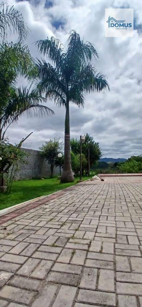 Chácara à venda com 3 quartos, 150m² - Foto 2