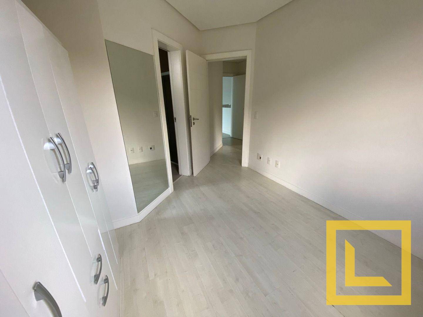 Apartamento à venda com 3 quartos, 110m² - Foto 19