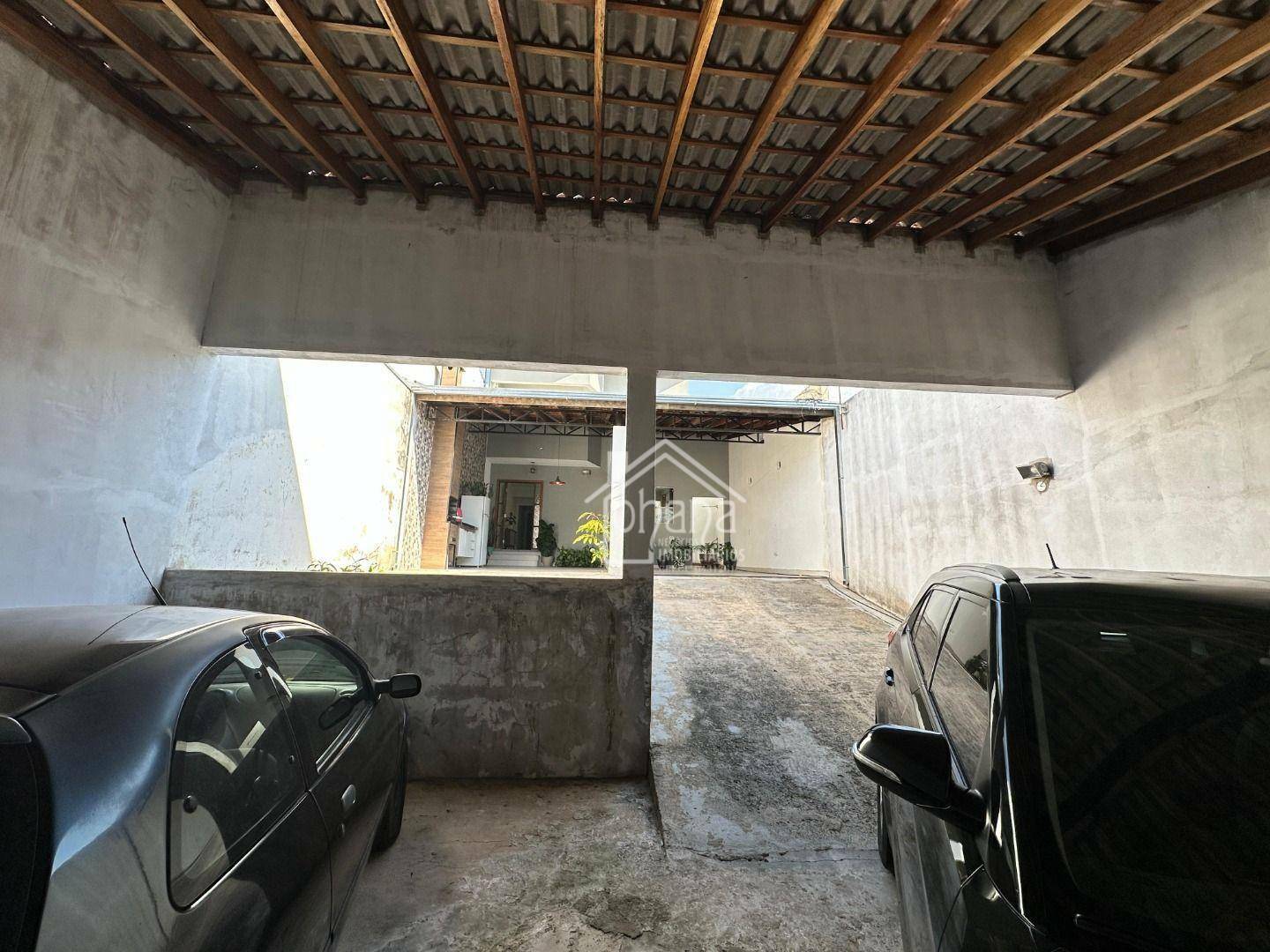Casa à venda com 4 quartos, 246m² - Foto 2