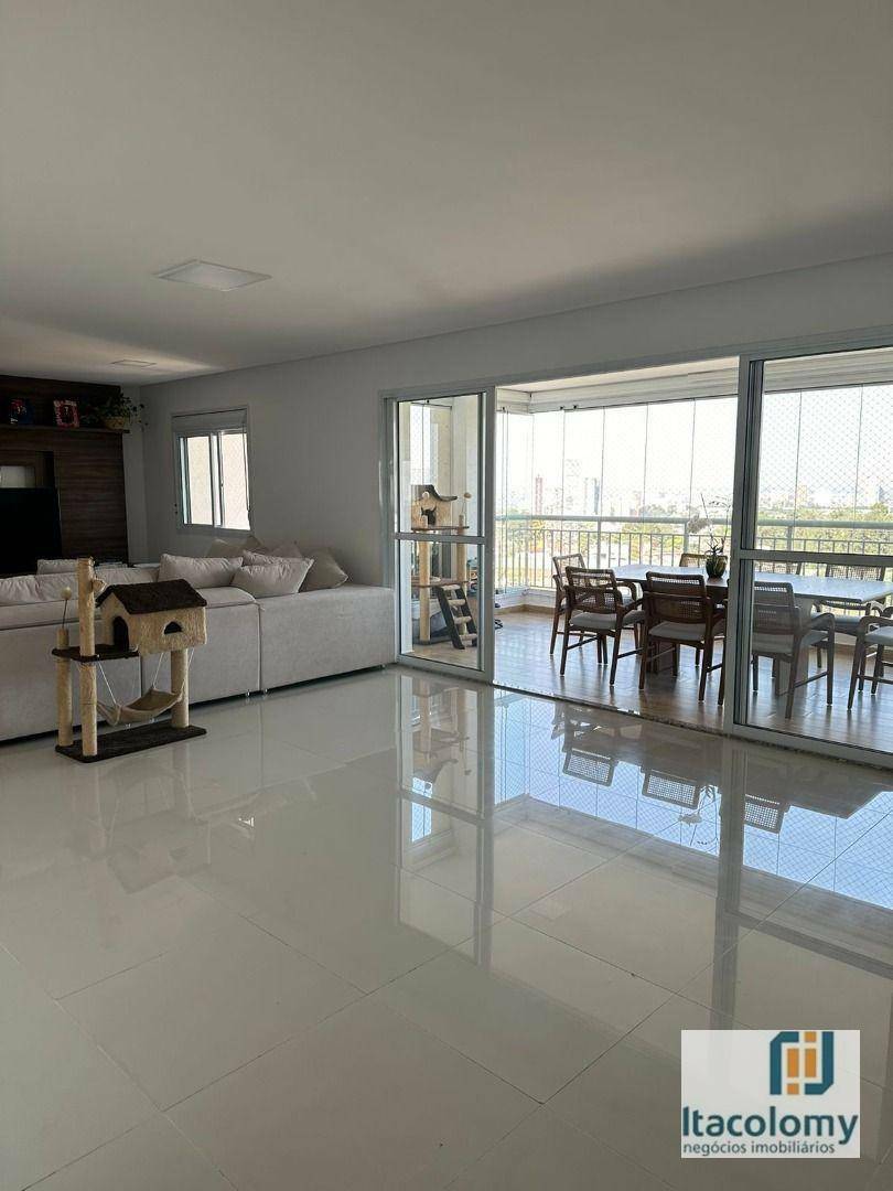 Apartamento à venda com 3 quartos, 158m² - Foto 2