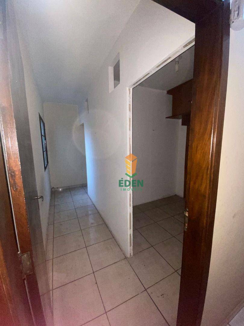 Casa para alugar com 4 quartos, 270m² - Foto 26