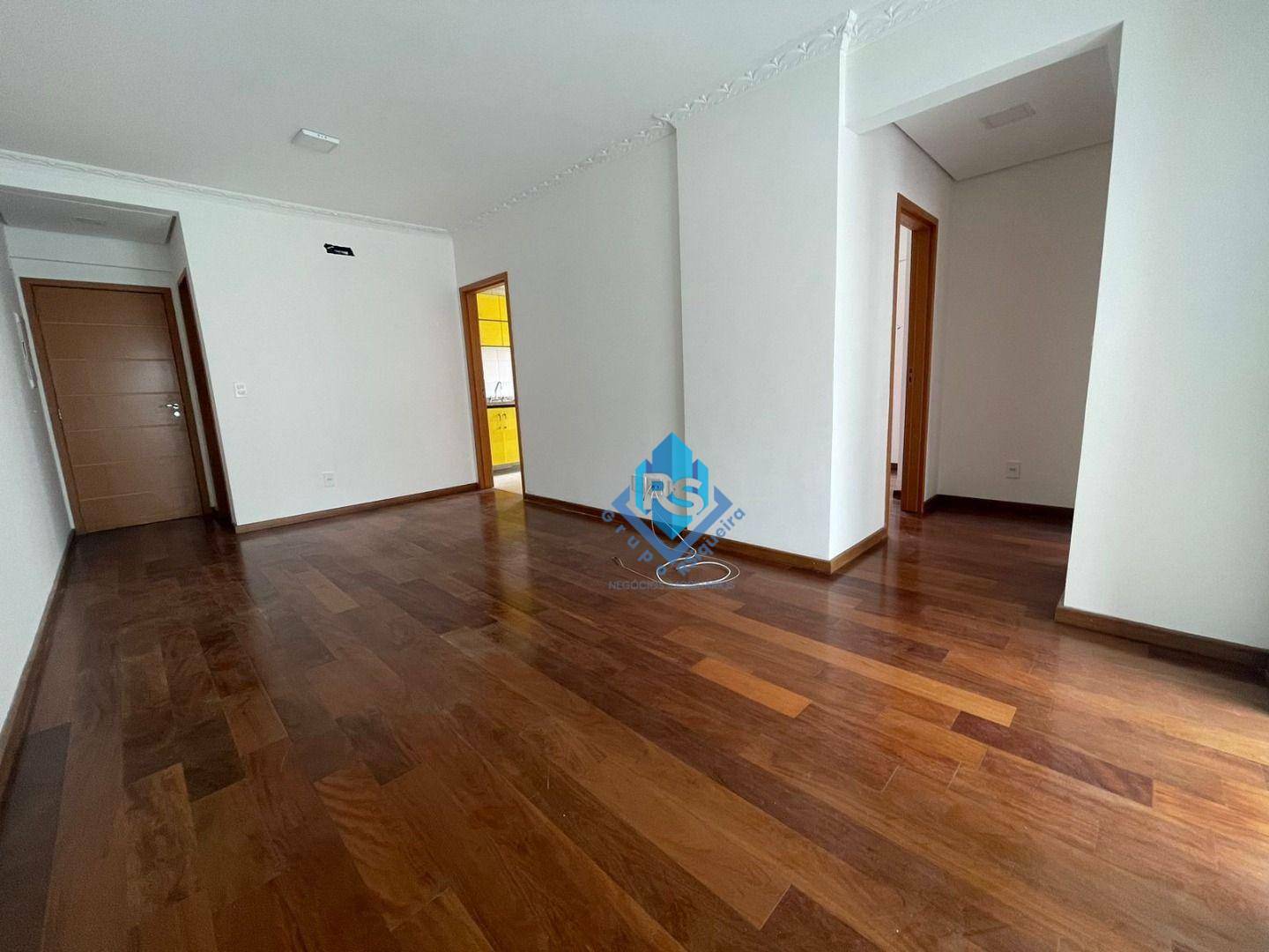 Apartamento à venda com 2 quartos, 80m² - Foto 4