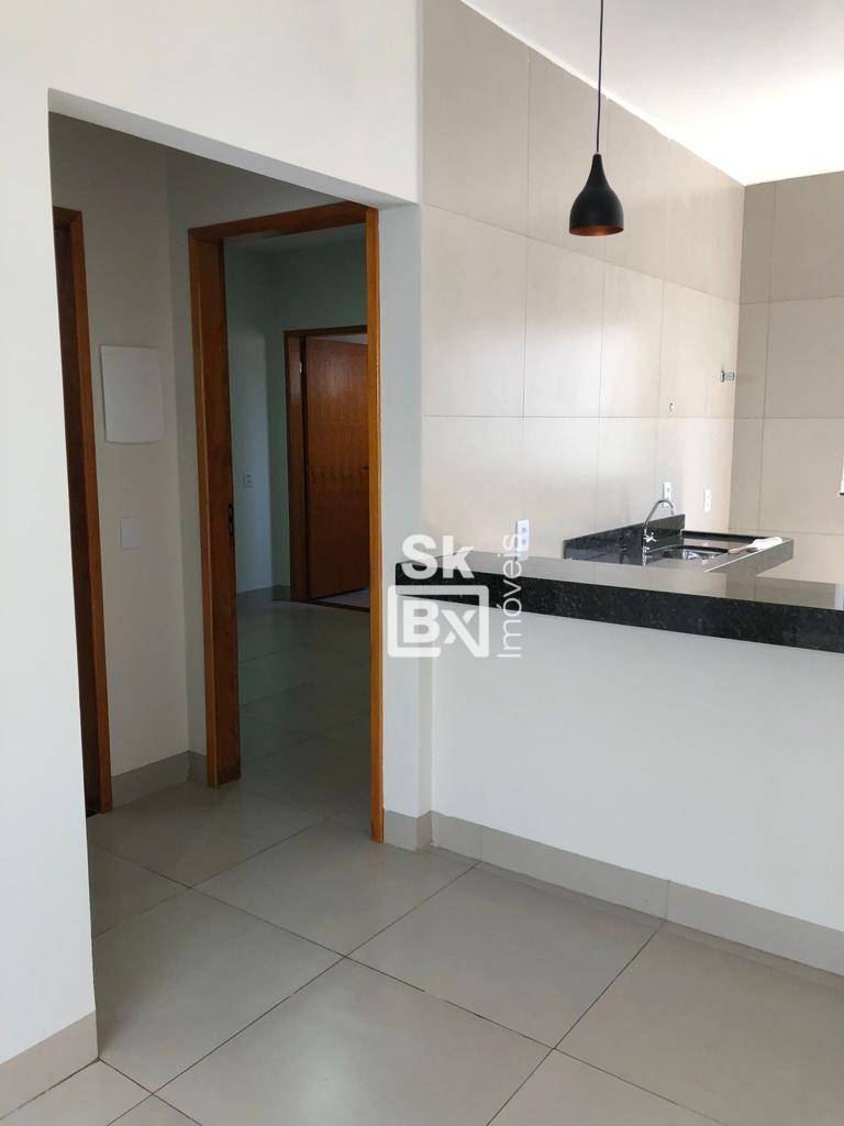 Casa à venda com 2 quartos, 64m² - Foto 3