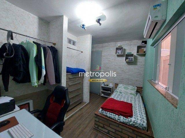 Sobrado à venda com 3 quartos, 200m² - Foto 11