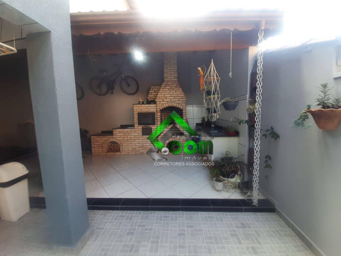 Casa à venda com 3 quartos, 168m² - Foto 2