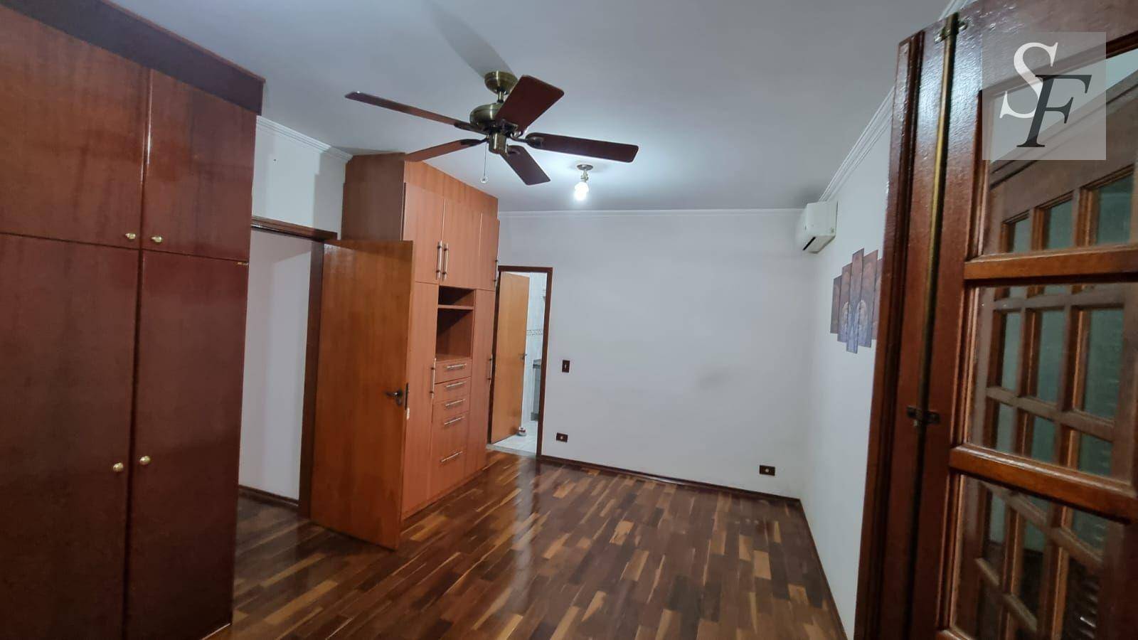 Sobrado para alugar com 3 quartos, 302m² - Foto 47