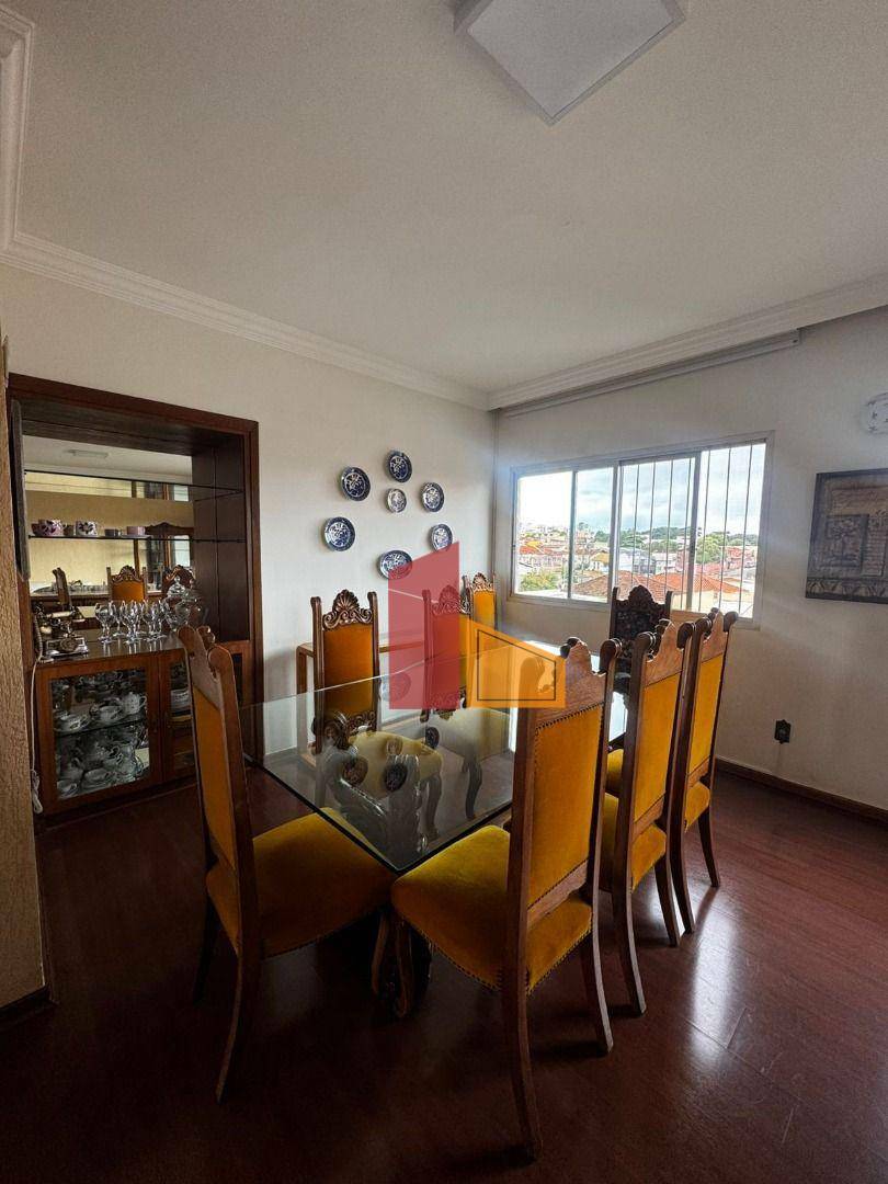 Apartamento à venda com 3 quartos, 216m² - Foto 3