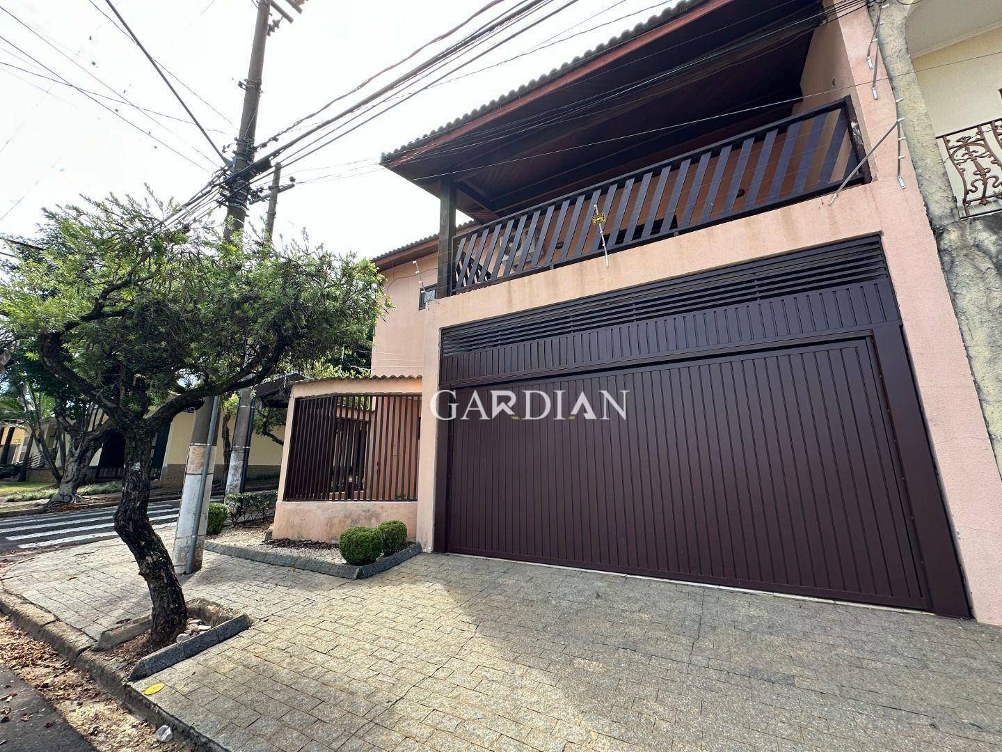 Sobrado à venda com 3 quartos, 277m² - Foto 1