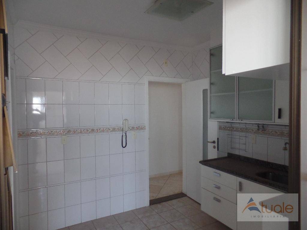 Apartamento à venda com 3 quartos, 117m² - Foto 9