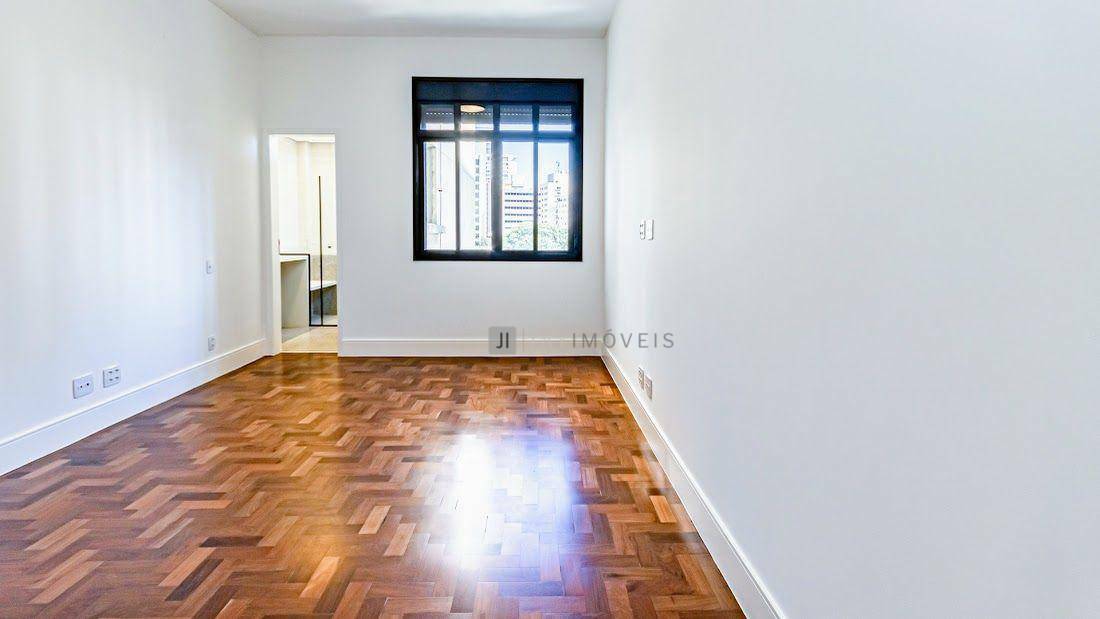 Apartamento à venda com 3 quartos, 212m² - Foto 13